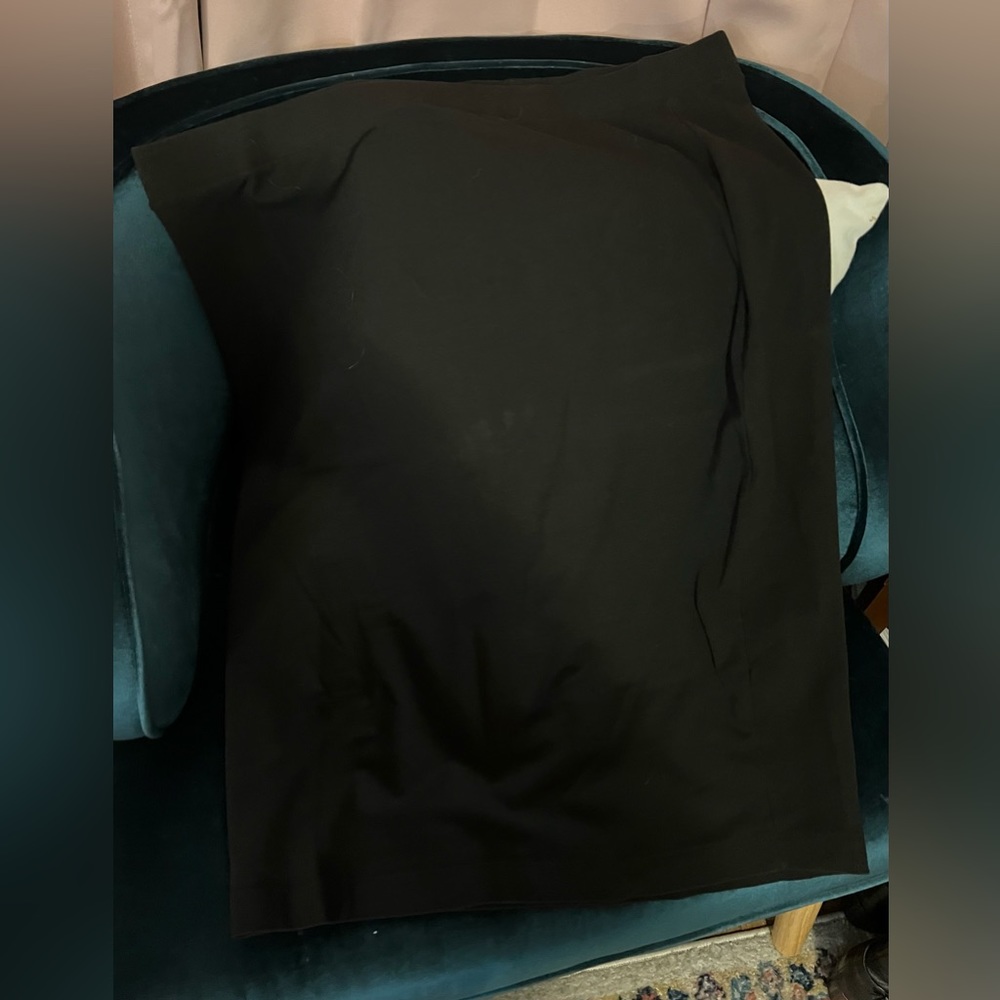 Universal Standard knit pencil skirt, size 18-20.